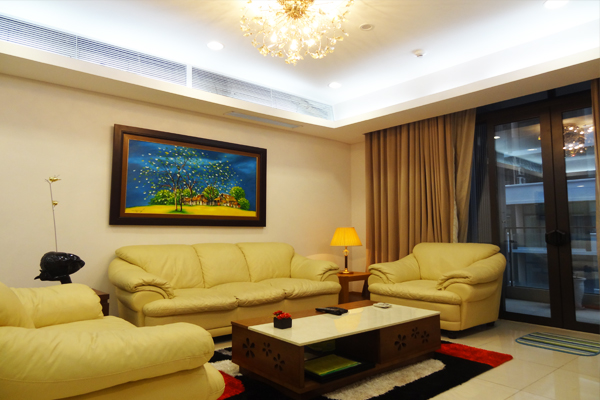 2 bedroom apartment for rent in Dolphin Plaza