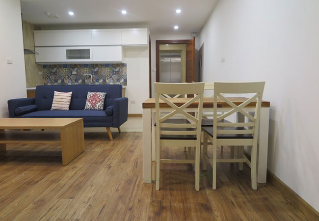 Brand new serviced apartment in Tran Quoc Toan for rent 