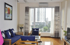 Căn hộ dịch vụ 2 phòng ngủ mặt hồ Trúc Bạch cho thuê