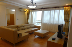 Căn hộ E4 với 04 phòng ngủ cho thuê 