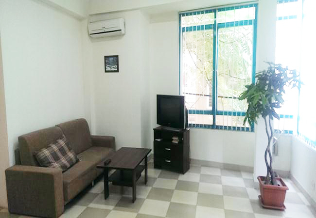 Cheap price apartment in Van Cao, near the Japanese Embassy 