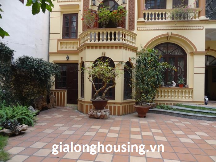 Cho thuê Biệt thự Cầu Giấy sang trọng, diện tích rộng rãi