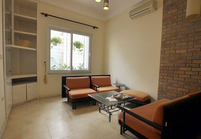 Cho thuê nhà đường Đặng Thai Mai, Tây Hồ.