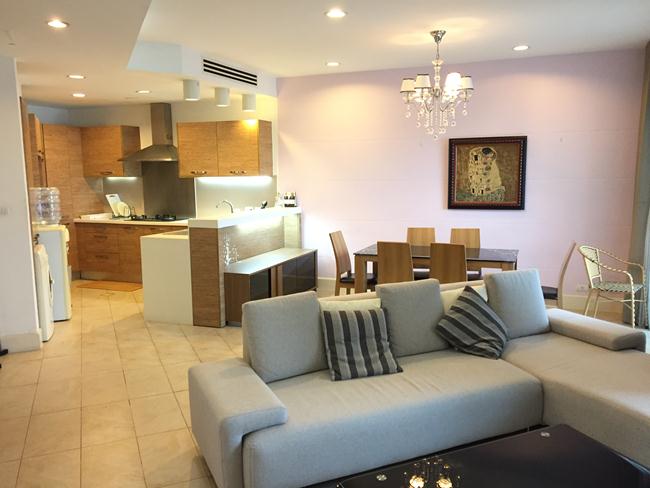 Lake view apartment in high floor of Golden Westlake 