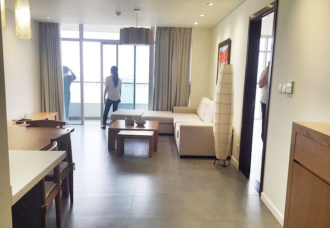 Lake view high floor apartment in Watermark Lac Long Quan 
