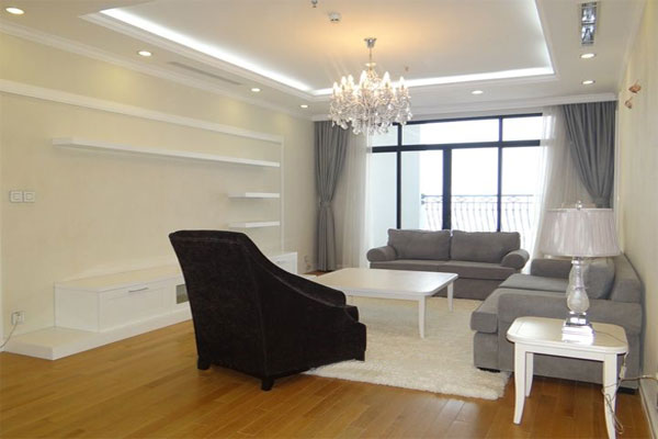 Luxurious and charming apartment in Royal City 