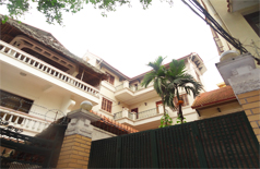 Ngôi nhà rộng rãi cho thuê tại quận Tây Hồ , có ban công 