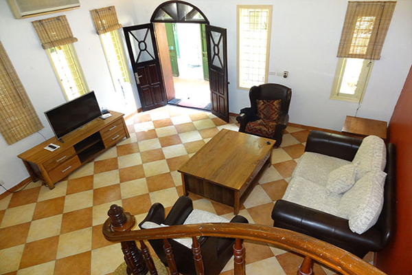 Nhà 5 phòng ngủ có sân vườn cho thuê ở ngõ 1 Âu Cơ, gần khách sạn Sheraton 