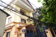 Nhà cho thuê có bể sục mát xa trên tầng thượng 