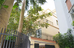 Villa near Tay Ho pagoda, Xuan Dieu street for rent